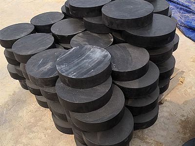 环江县板式橡胶支座由若干层橡胶片与薄钢板经加压硫化